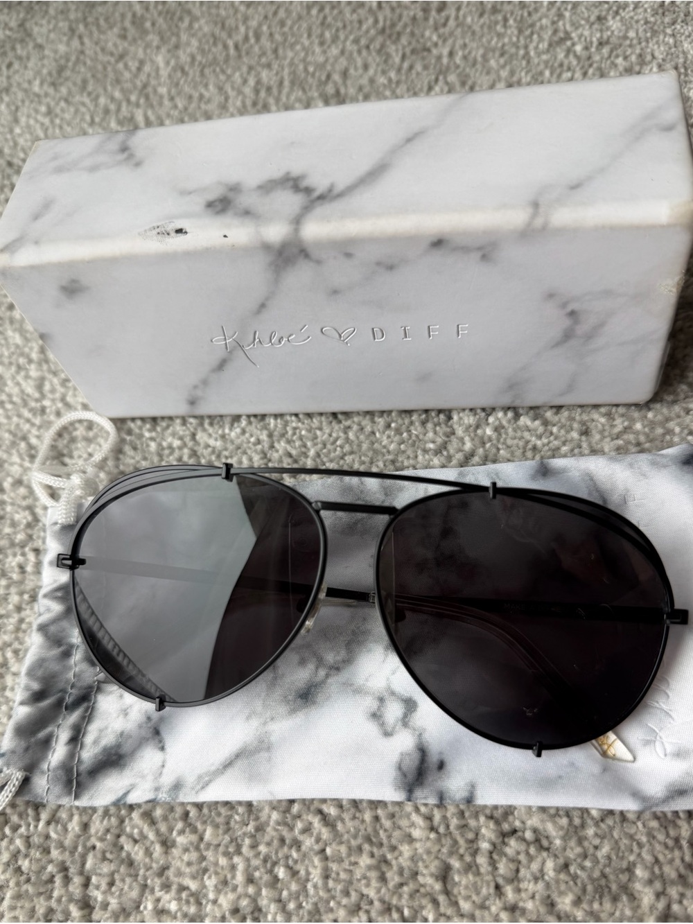 DIFF x Khloé Kardashian Aviator Sunglasses Black w/ Case & Dust Bag